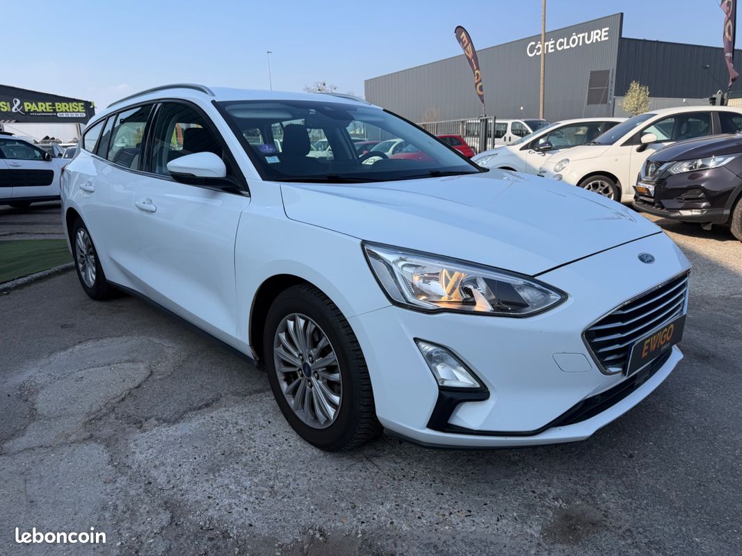 FORD FOCUS BREAK 1.0 ECOBOOST SCTI 125CH TITANIUM - BLUETOOTH - GPS - CROCHET D'ATTELAGE - RADAR DE RECUl (image 8)