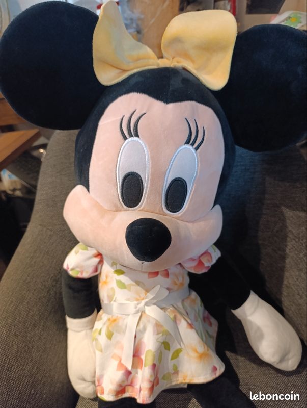 Minnie grande peluche 80 cm robe fleurie Jeux Jouets