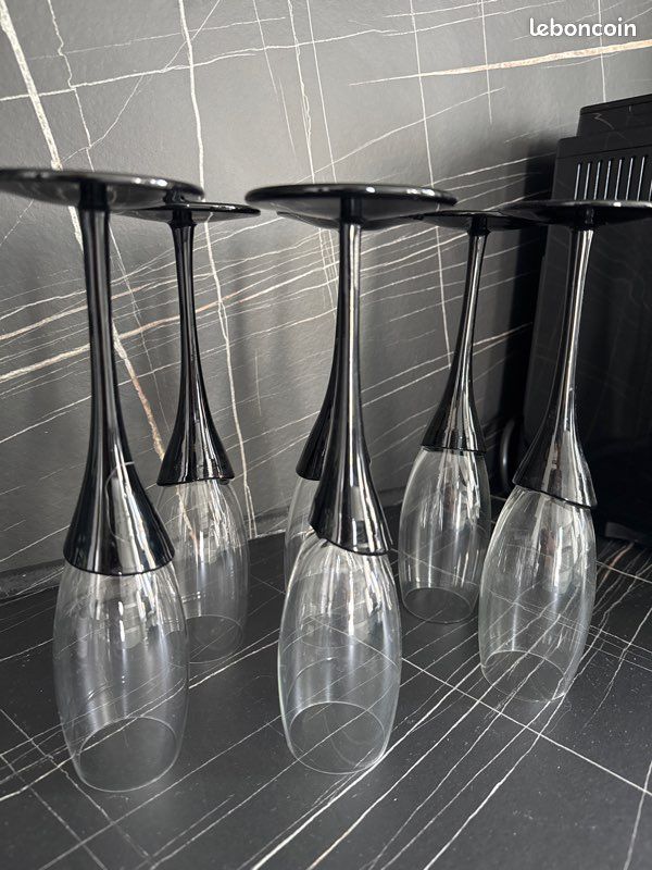 Verres à pied noir / flûtes à champagne (image 1)