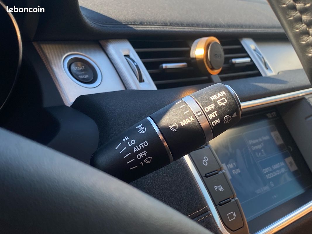 Land Rover RANGE ROVER EVOQUE I HSE Phase 2 / 2.0 TD 4WD BVA 9 180 cv / TOIT OUVRANT / MERIDIAN SON / SIEGES CHAUFFANTS / HAYON ELECTRIQUE / CLIM AUTO (image 12)