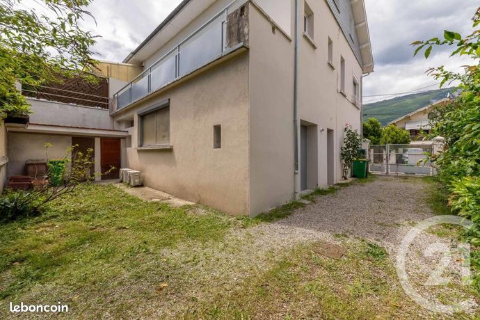 Appartement 5 pièces 142 m²
