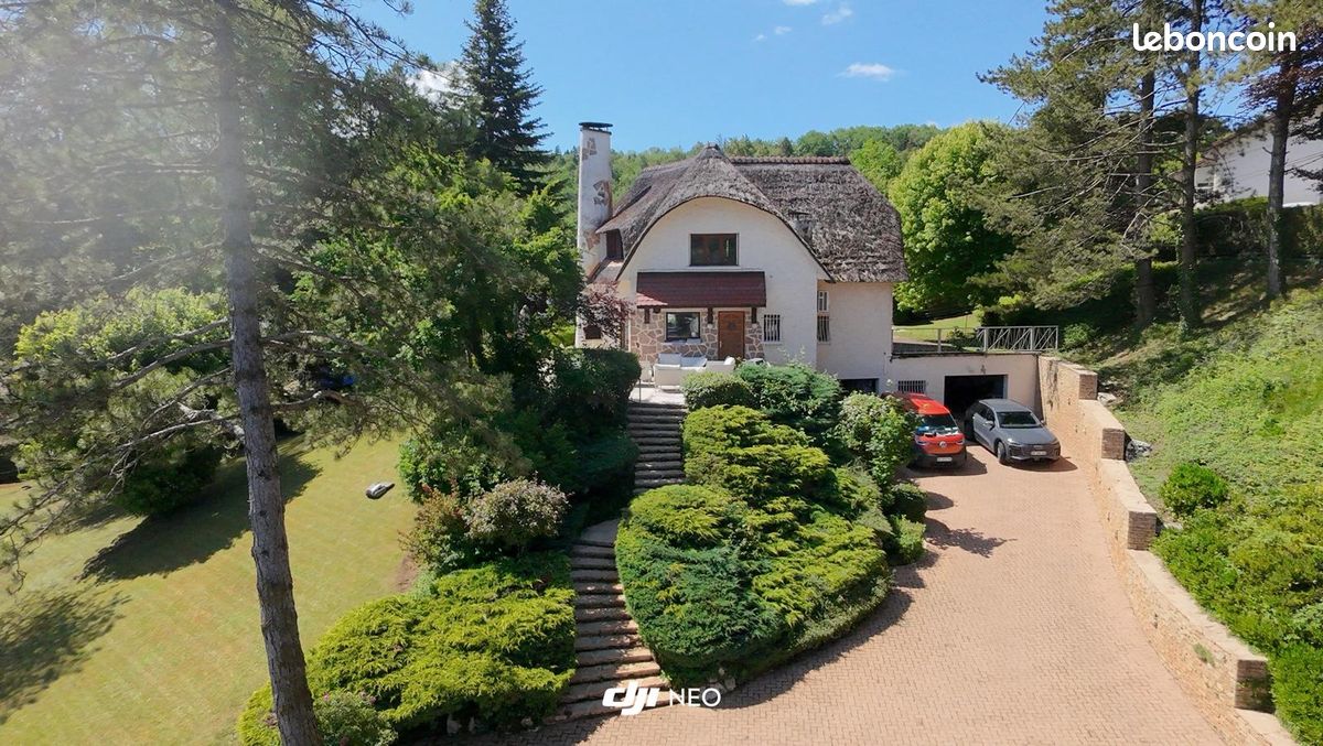Maison 6 pièces 160 m² · à Dortan · 160 m² · 395 000 €
