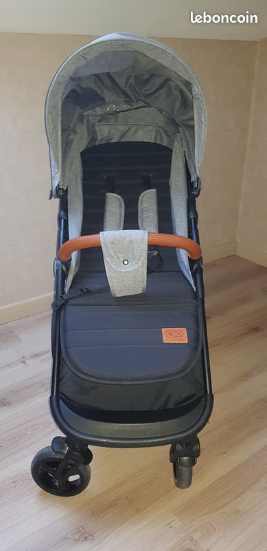Poussette Bébé compacte, légère, pliable, 0 à 15 kg (image 1)