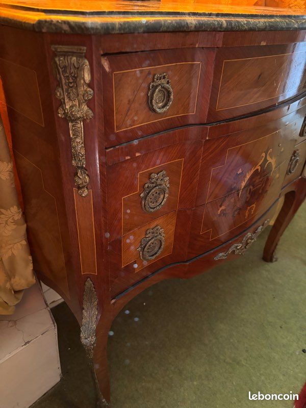 Commode Louis XV marqueté (image 3)