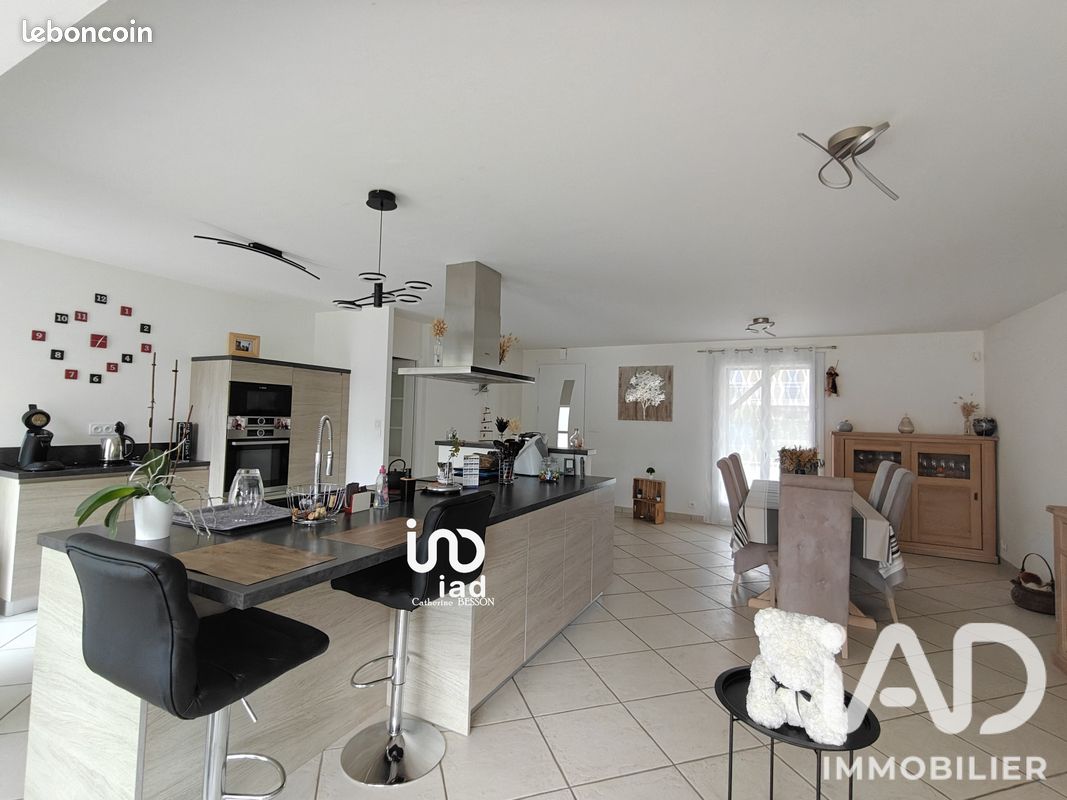 Maison 4 pièces 123 m² · à La Chevrolière · 123 m² · 330 000 €