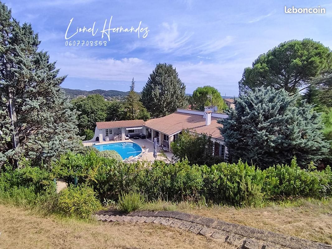 Maison 7 pièces 220 m² (image 1)
