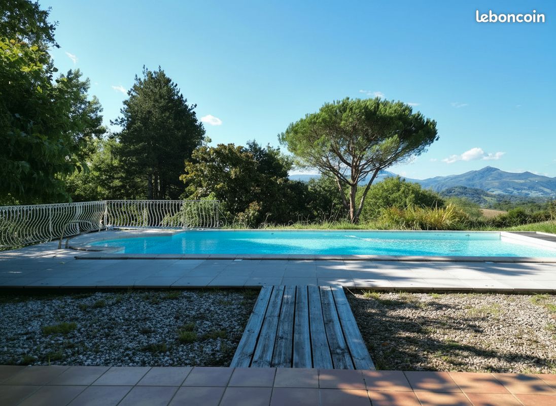 Propriété 9 pièces 251 m² (image 3)
