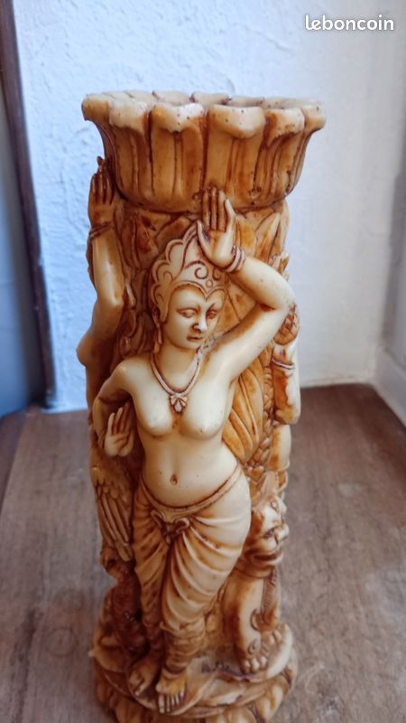 Bougeoir/Vase Indonésien En Résine – Blanc, Thème Personnes (Bon état)