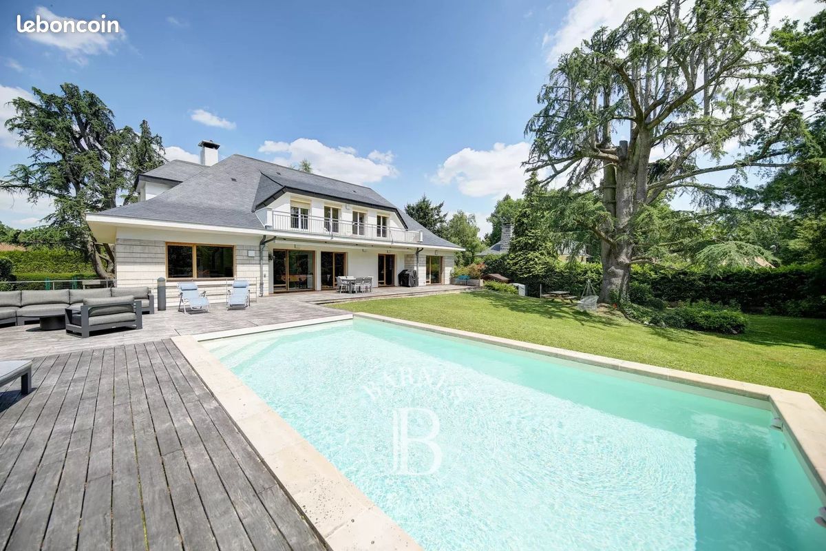 Maison 9 pièces 300 m² · à Les Loges-en-Josas · 300 m² · 1 890 000 €
