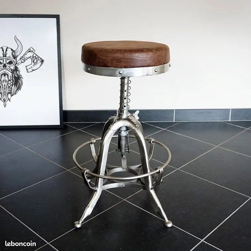 Tabouret industriel (image 1)