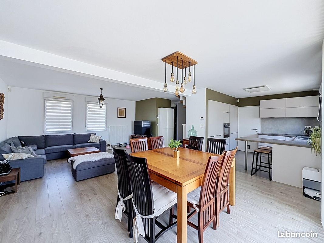 Maison 5 pièces 107 m² · à Stuckange · 107 m² · 395 000 €