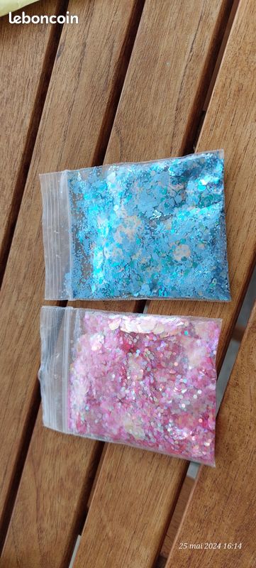 2 pochettes de paillettes Claire's (image 1)