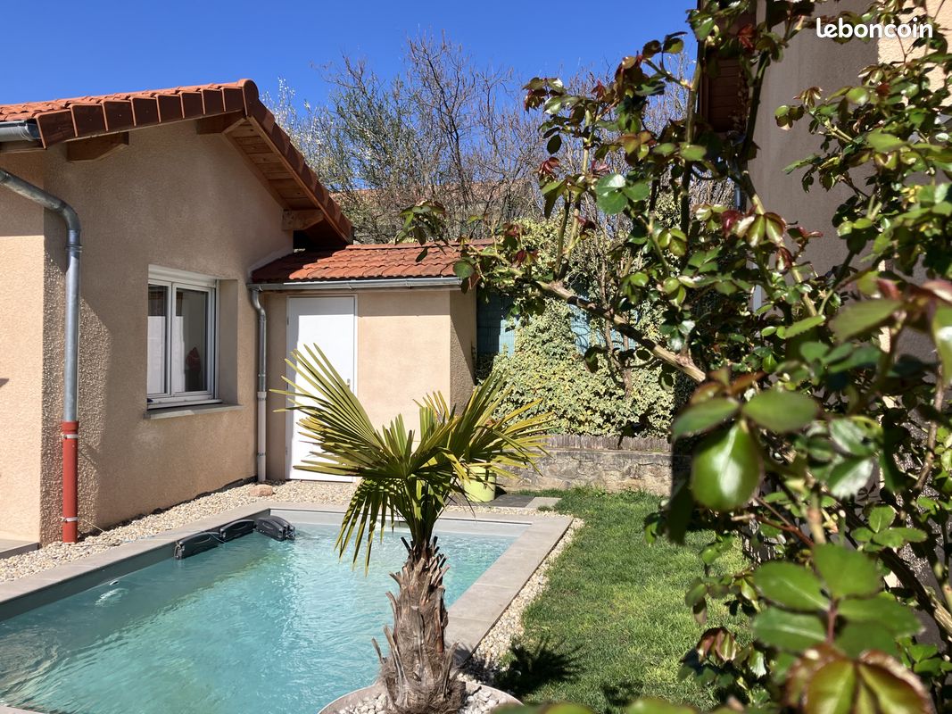 Maison 4 pièces 102 m² · à Saint-Genis-les-Ollières · 102 m² · 475 000 €