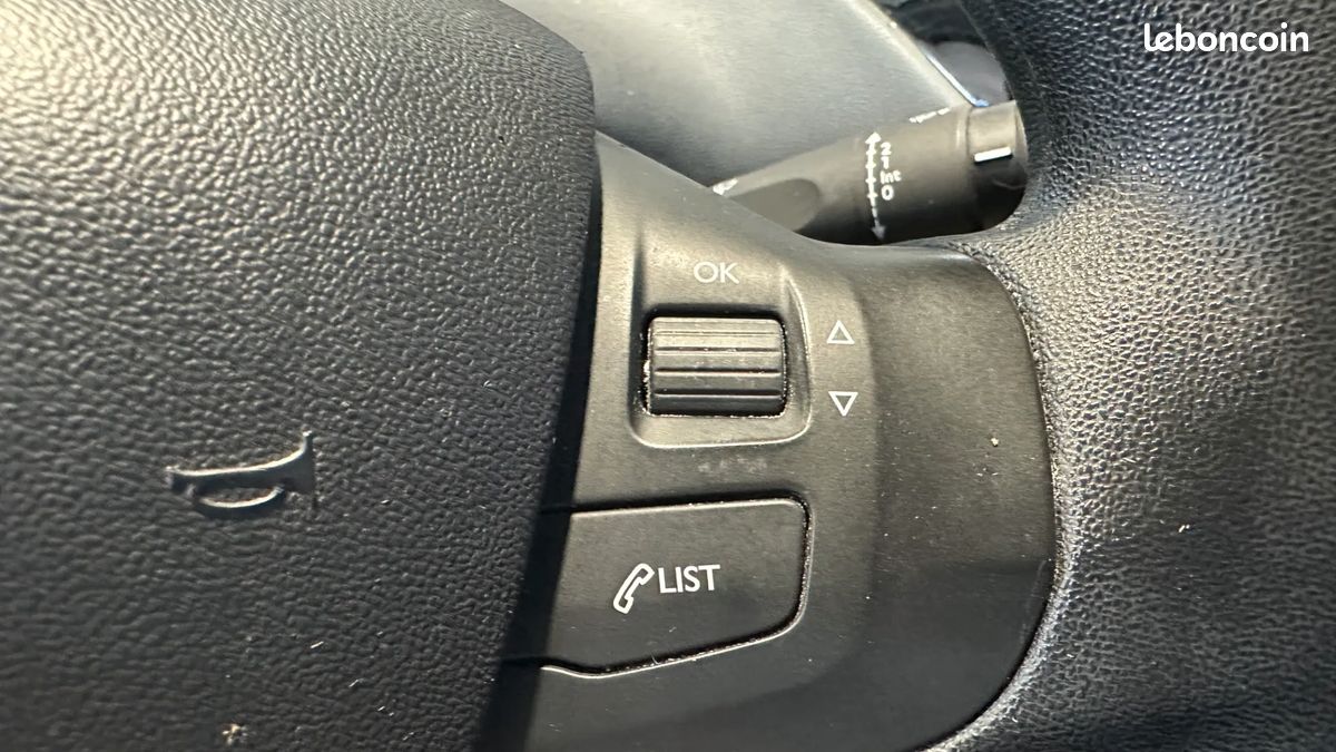 Peugeot 208 1.6 HDi 75ch Active - Carplay - Régulateur de vitesse - Idéal jeune permis (image 13)