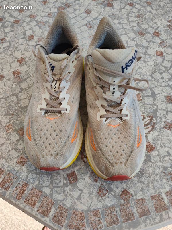 Hoka Clieton 9 taille 42 (image 1)