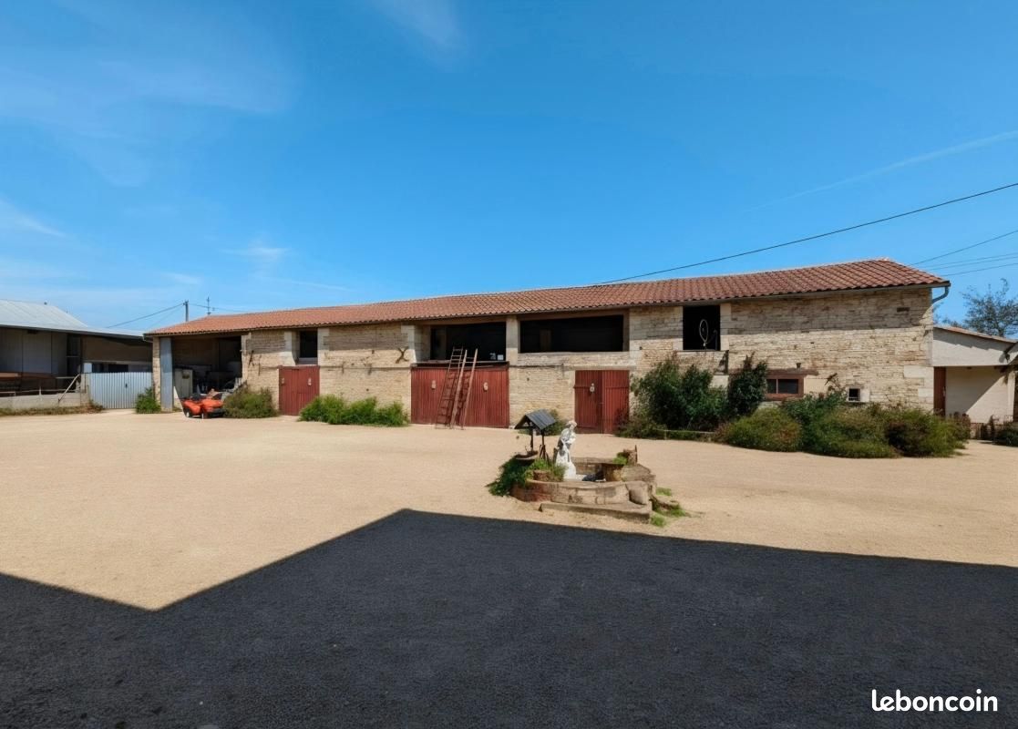 Maison 4 pièces 101 m² · à Angliers · 101 m² · 148 000 €