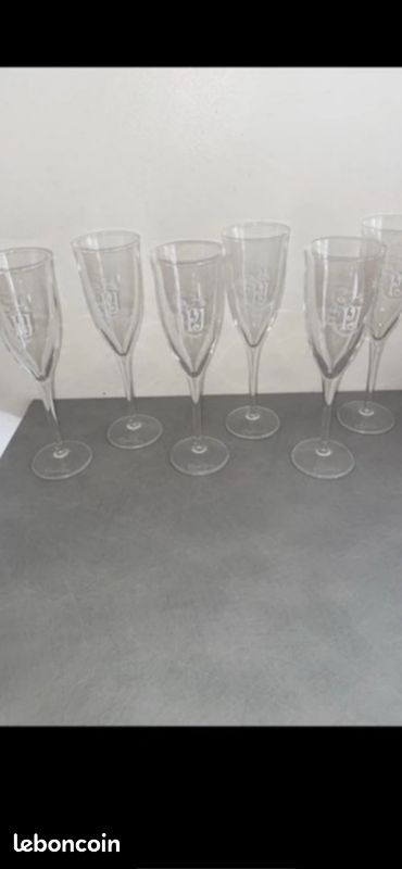 6 flûtes chic Perrier Jouet (image 1)