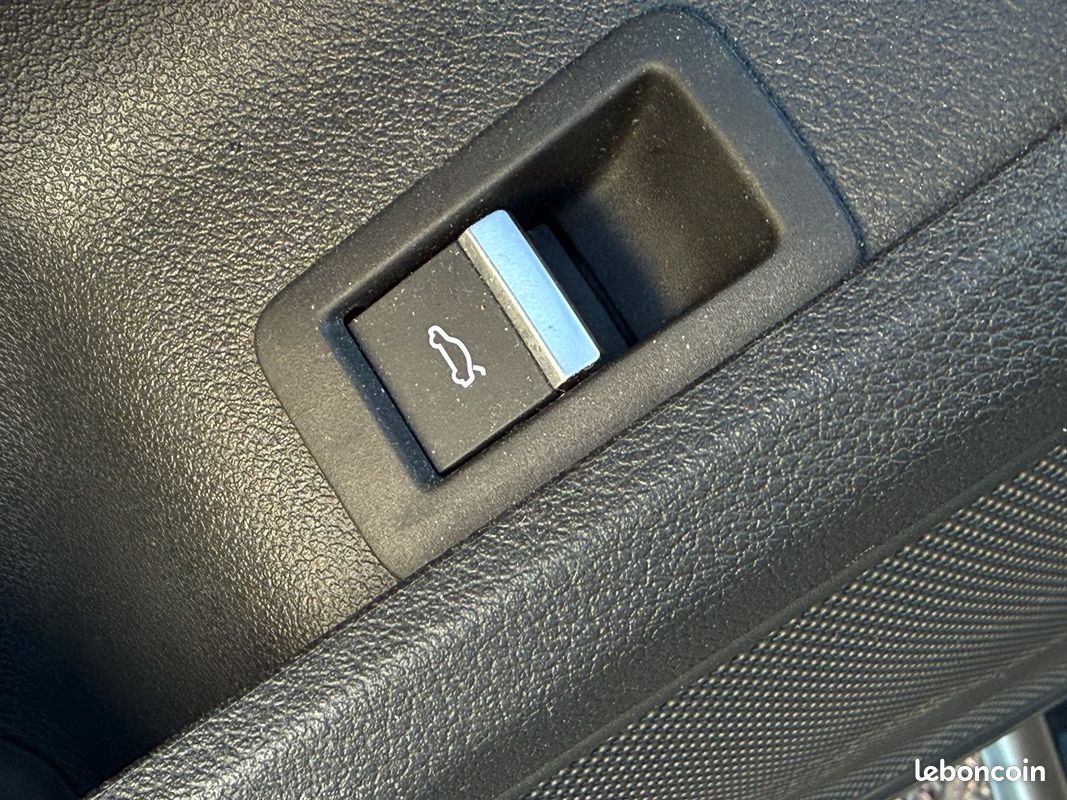 Audi A5 40 TDI quattro Avus Pack S-line / entretien Audi / Attelage électrique + toit ouvrant (image 14)