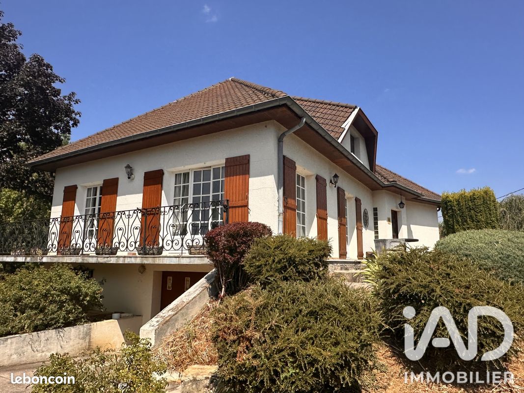 Maison 7 pièces 178 m² · à Cuiseaux · 178 m² · 299 000 €