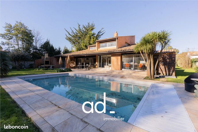 Villa 5 pièces 220 m²
