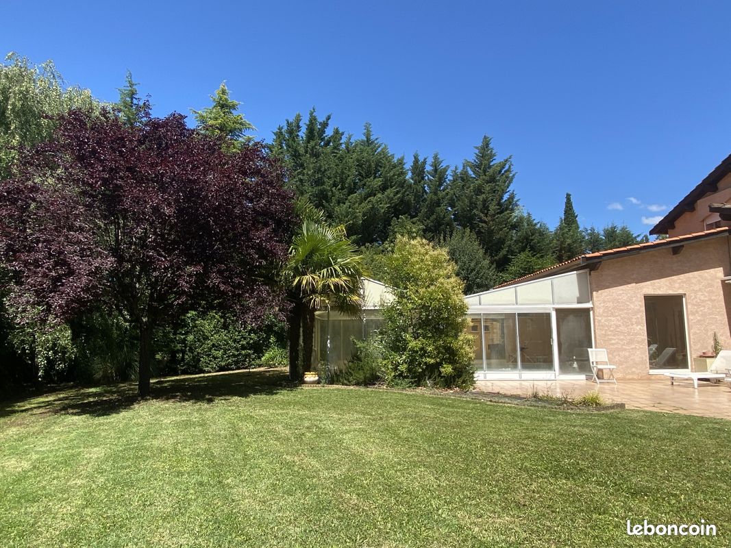 Terrain 600 m² · à Tassin-la-Demi-Lune · 600 m² · 250 000 €