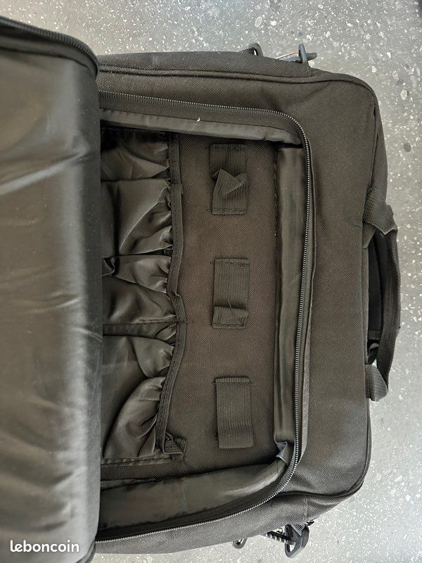 Sac transport PS4/PS4 slim/PS4 Pro très bon état (image 3)