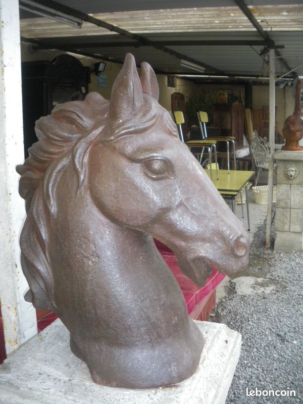 ② Tête de Cheval en Fonte pour Décoration Unique