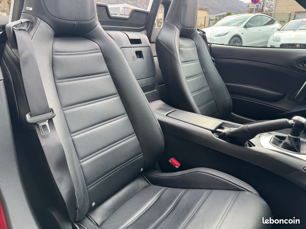 FIAT 124 SPIDER 1.4L MULTIAIR 140CH LUSSO PLUS / CAMERA DE RECUL + GPS + INTERIEUR CUIr (image 11)