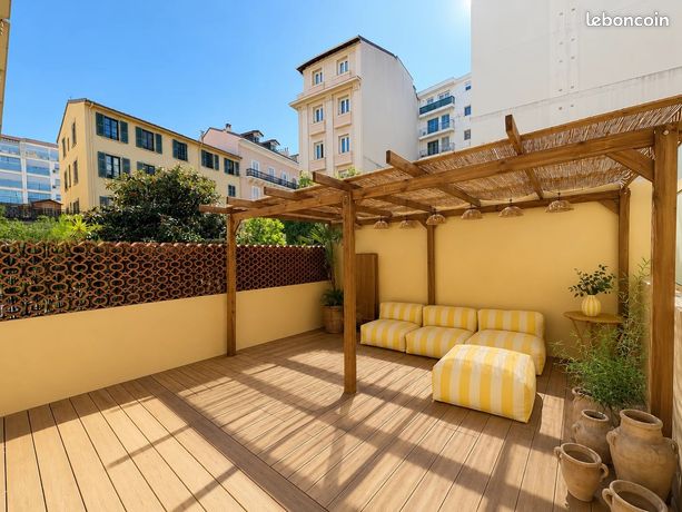 Studio 1 pièce 28 m² — 2