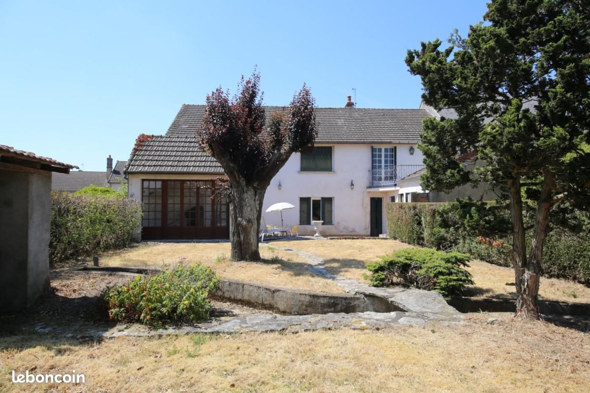 Maison 10 pièces 265 m² · à Dracy-Saint-Loup · 265 m² · 142 000 €