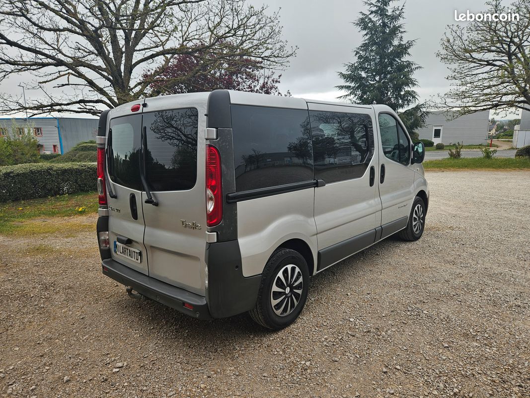 Renault TRAFIC II PASSENGER 2.0 DCI 115CH 9PL. Bon Etat... (image 6)