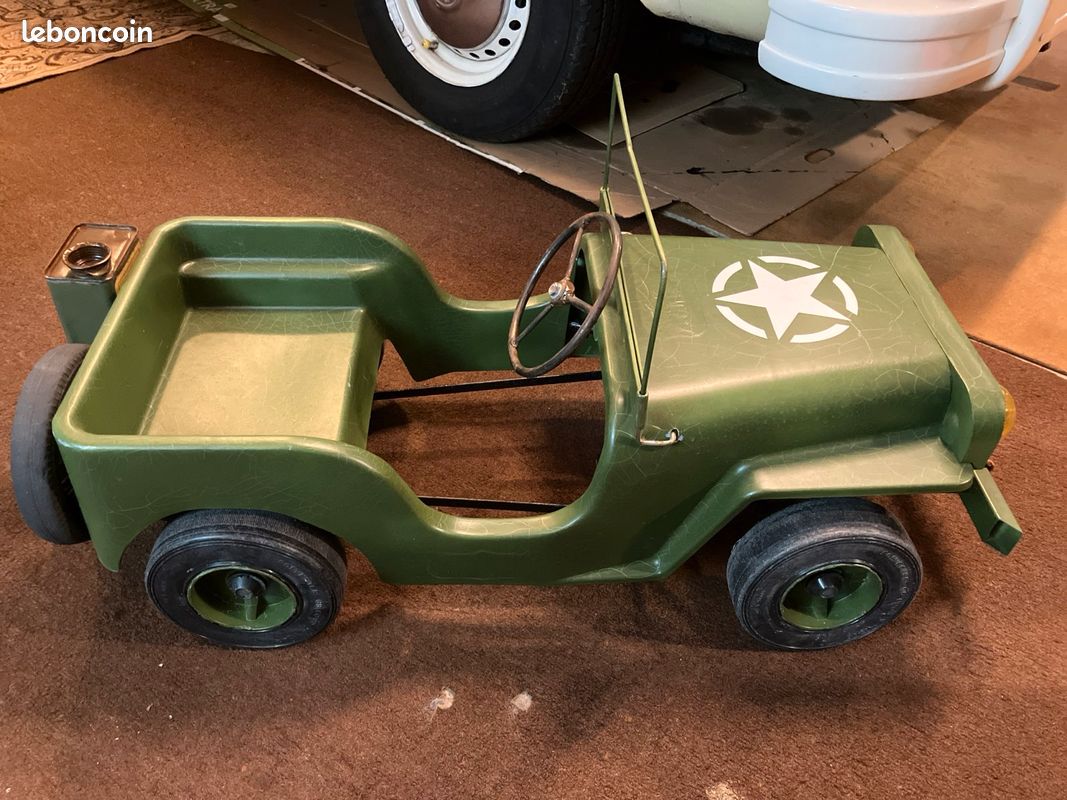 Voiture à pédales jeep(vendu) (image 3)