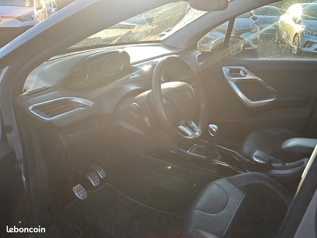 PEUGEOT 2008 1.2 puretech 110 crossway (image 19)