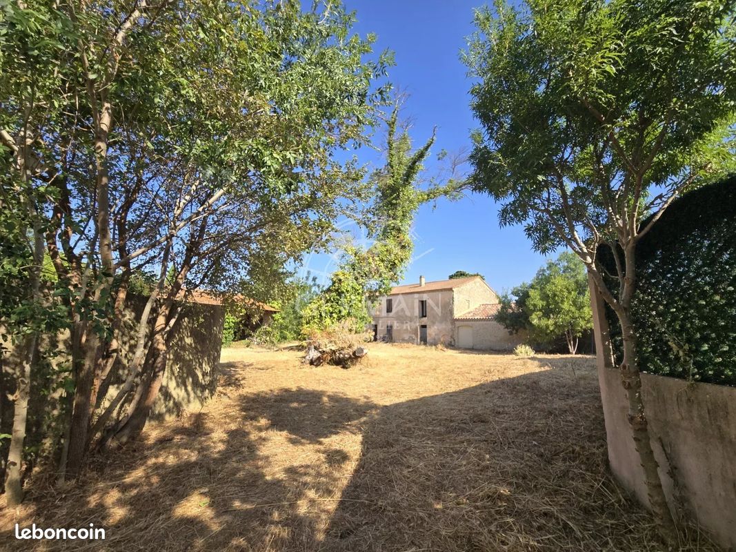 Maison 10 pièces 250 m² · à L'Isle-sur-la-Sorgue · 250 m² · 493 000 €