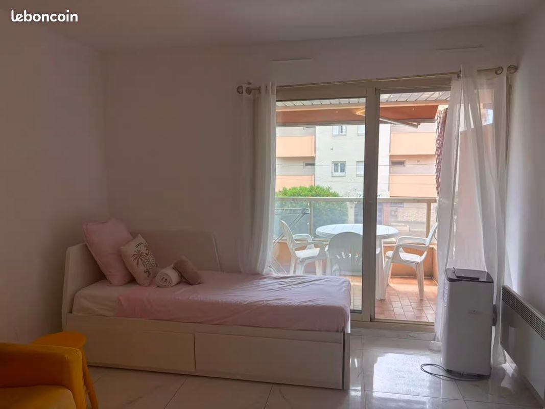 Appartement 1 pièce 28 m² · à Vallauris · 28 m² · 860 €/mois