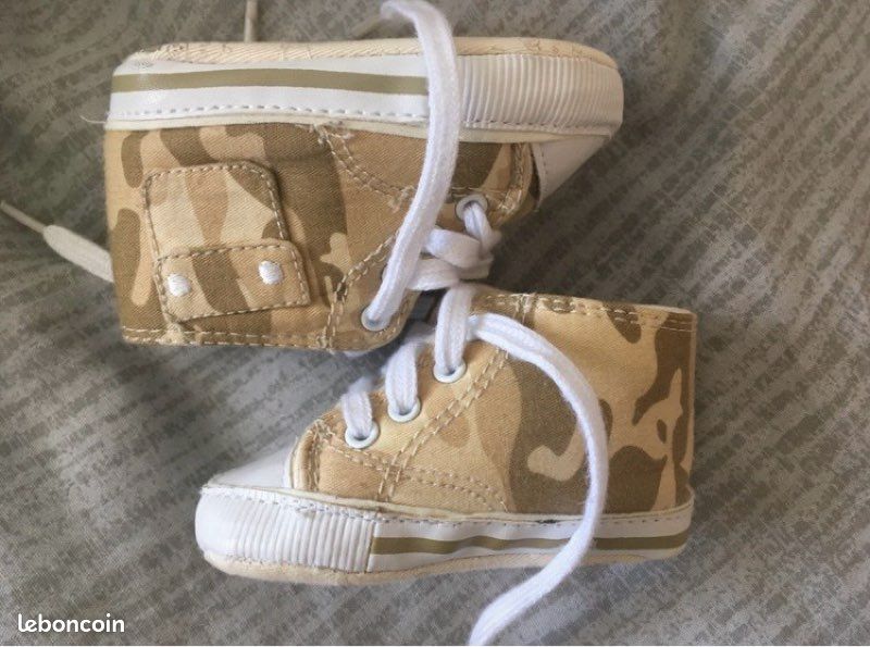 #Chaussures / adorables baskets bébé en toile taille 0/6 mois (16/17) (image 5)