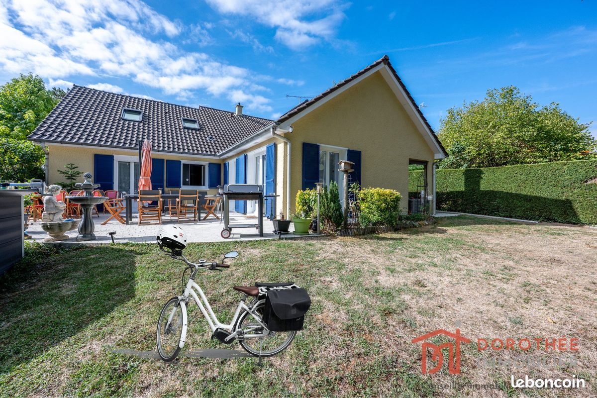 Maison 8 pièces 215 m² · à Villecresnes · 215 m² · 495 000 €