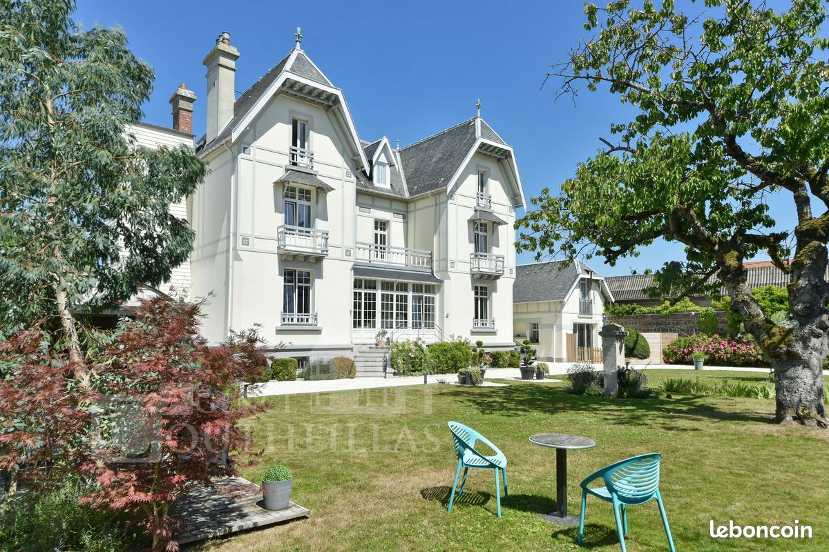 Maison 15 pièces 435 m² · à Condette · 435 m² · 599 900 €