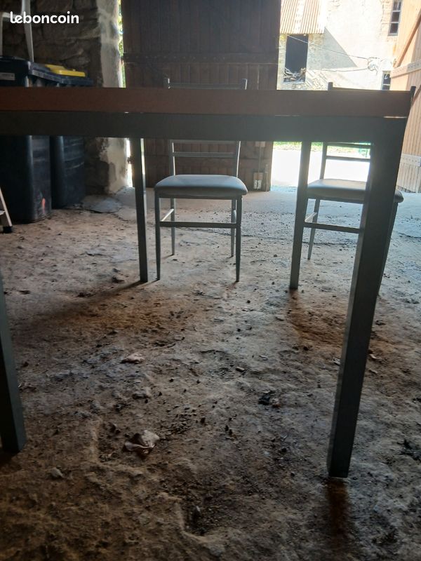 Vend table plus 4 chaises (image 2)