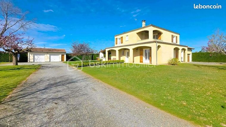 Villa 9 pièces 200 m²