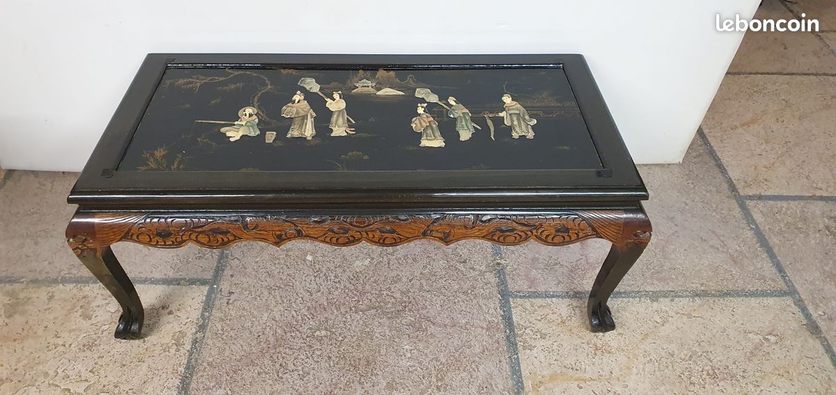 Table Basse Chinoise XXe – Décor Paysage Et Personnages En Nacre – Dorée