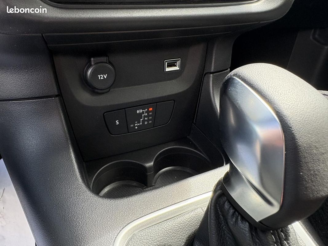 CITROEN C3 1.2 PureTech 12V 110ch S&S EAT6 Shine (image 18)
