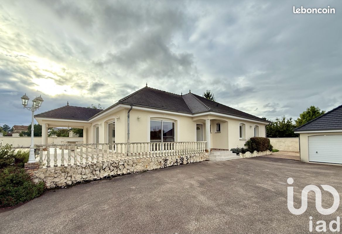 Maison 8 pièces 414 m² · à Saint-Mesmin · 414 m² · 299 000 €