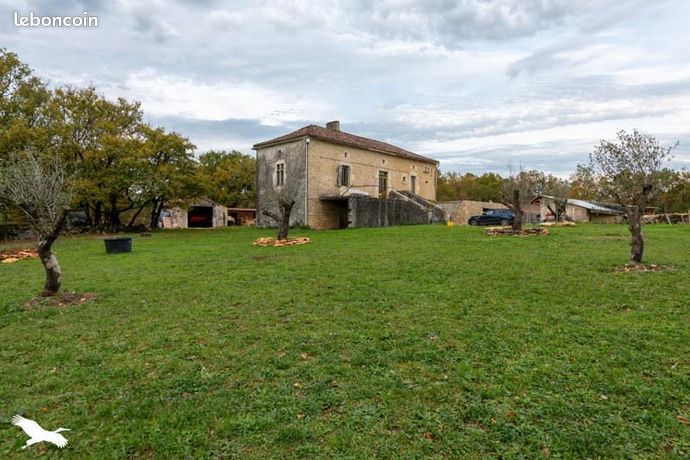 Maison 11 pièces 234 m²