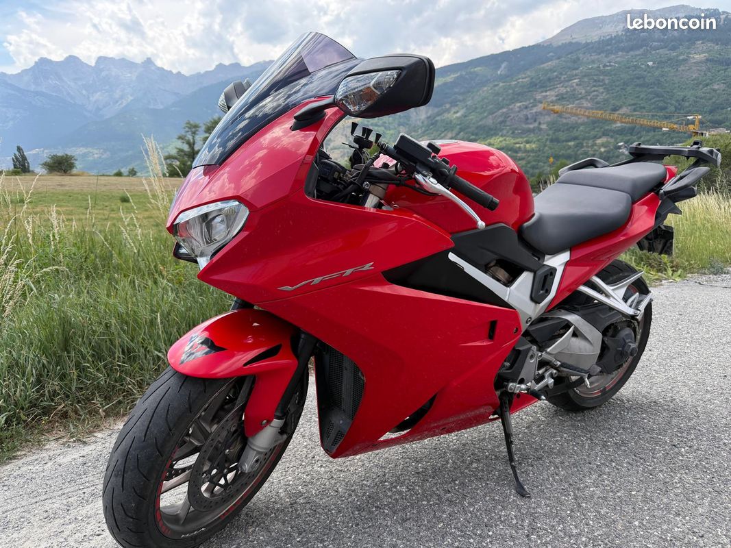 Honda 800 vfr f 2014 (image 2)