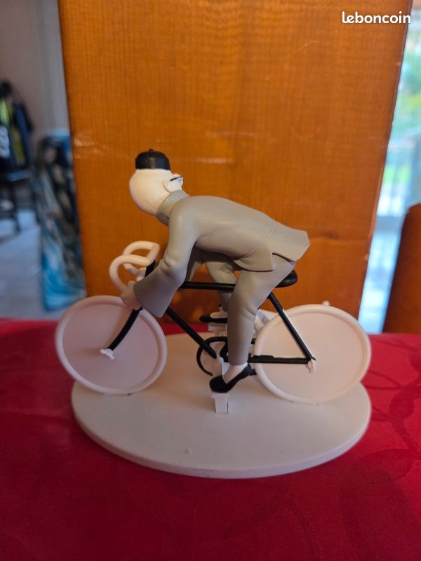 Figurine Tintin à Vélo Avec Milou - Noir Et Blanc - Moulinsart - Boîte D'origine