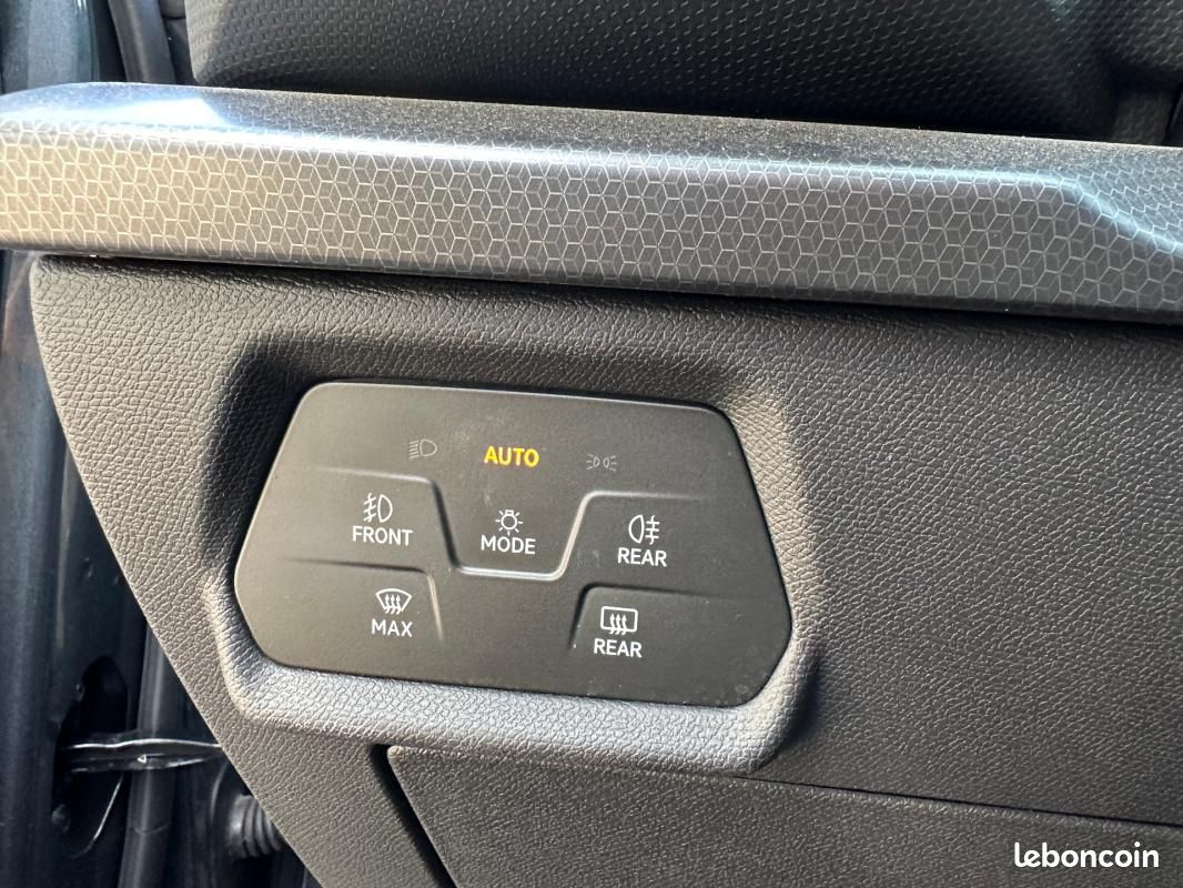 Seat Leon SPORTSTOURER 2.0 TDI 115 BVM6 Business (image 10)