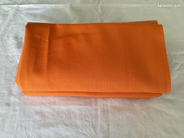 Tissu D’ameublement Réversible 400x120cm – Rouge/Crème – Très Bon état