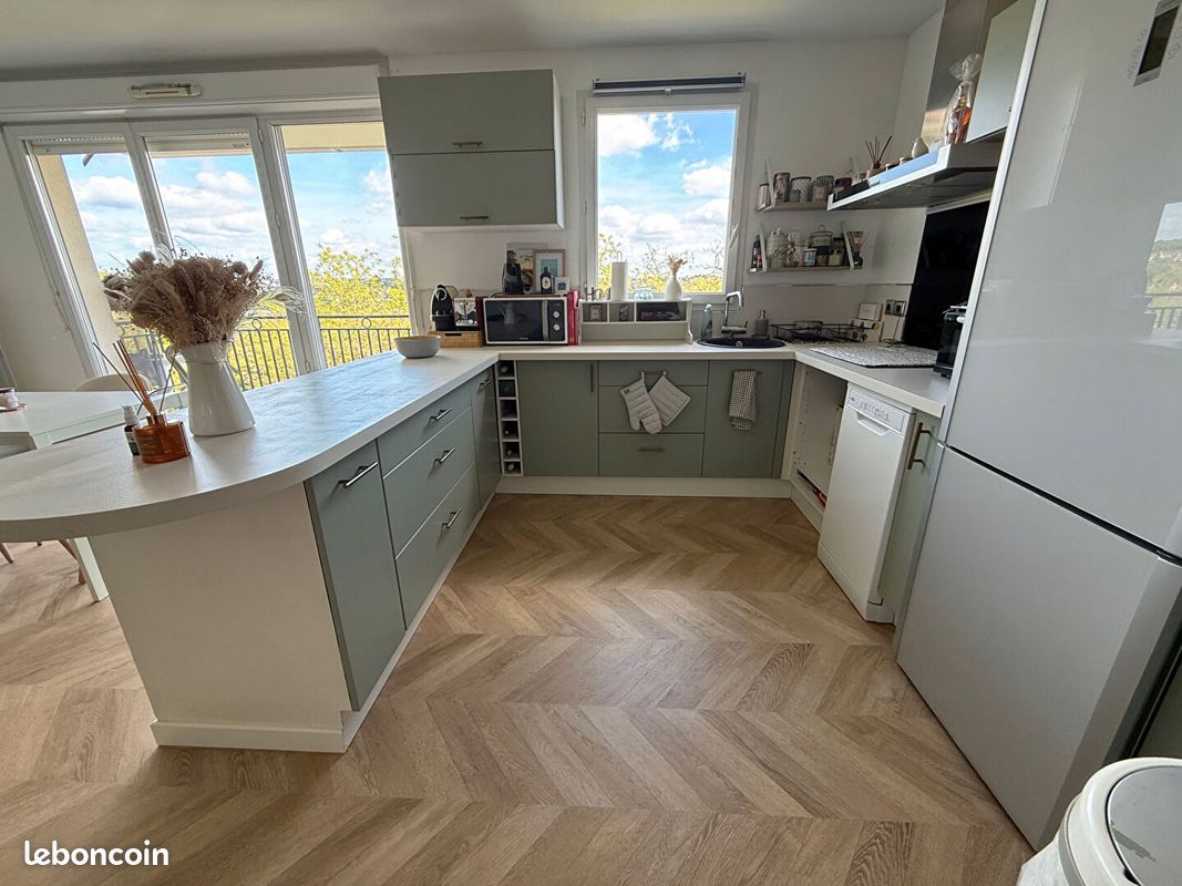 Appartement 3 pièces 65 m² · à Corbeil-Essonnes · 65 m² · 1 090 €