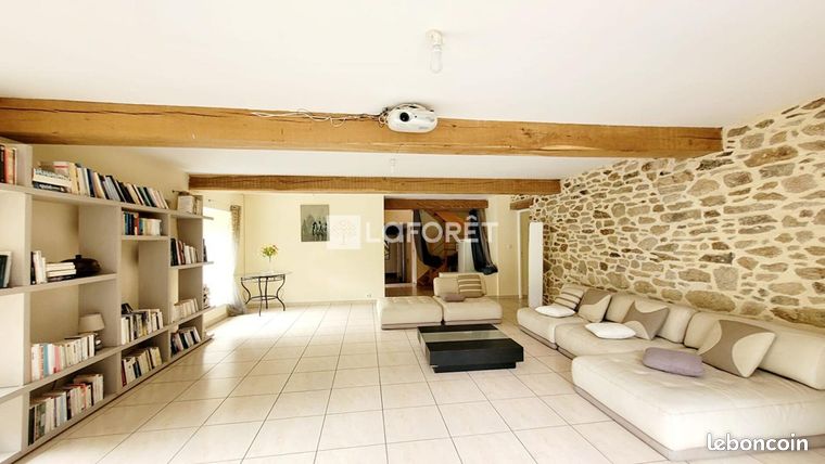 Maison 8 pièces 254 m²
